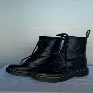 Dr. Martens 1460 8-Eye Boot Black Leather Lace Up Women’s Sz 8, Youth 6.5